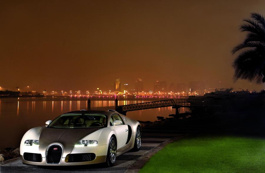  Bugatti Veyron 16.4 Centenaire 2009 года  (фото 76 из 130)
